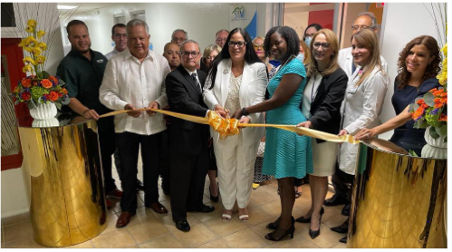 HRSA at the Ribbon cutting for the SIM Comerio Womans Clinic