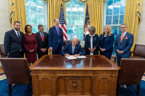 President Biden signs the Securing the U.S. Organ Procurement and Transplantation Network Act into Law