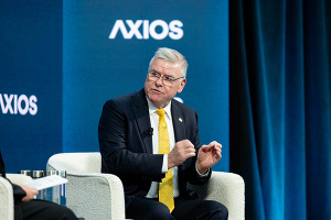 Axios - Tom