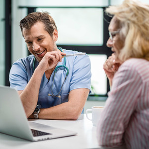 Doctor talking with patient 