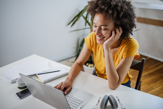 woman working on laptop