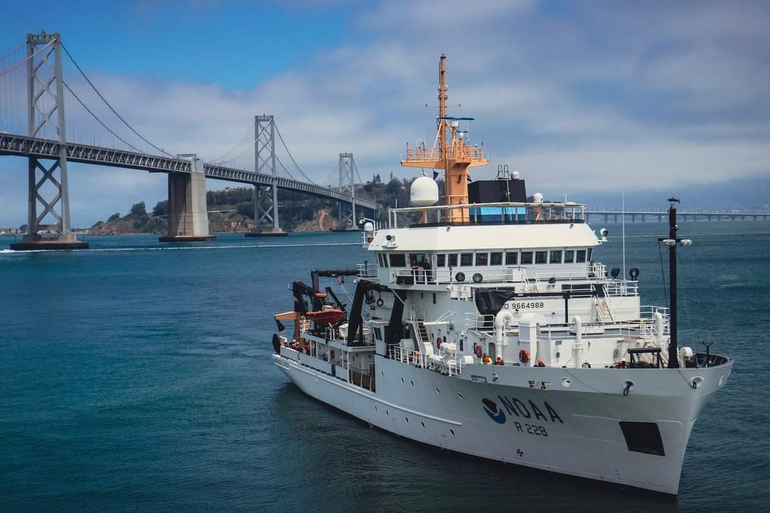 NOAA Ship Reuben Lasker pulls up to the pier in San Francisco