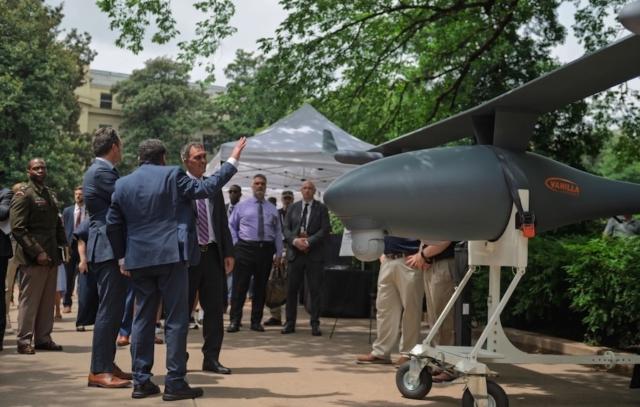 people viewing an autonomous display 