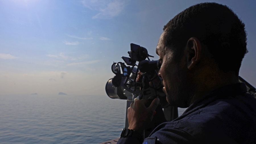 260731_DVIDS_hormuz_sailor_9441586-scaled-e1785518144694-2048x1154