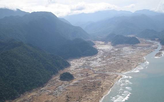 tsunami aftermath destruction