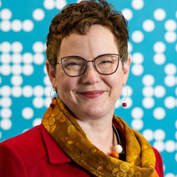 Elizabeth Mynatt Headshot