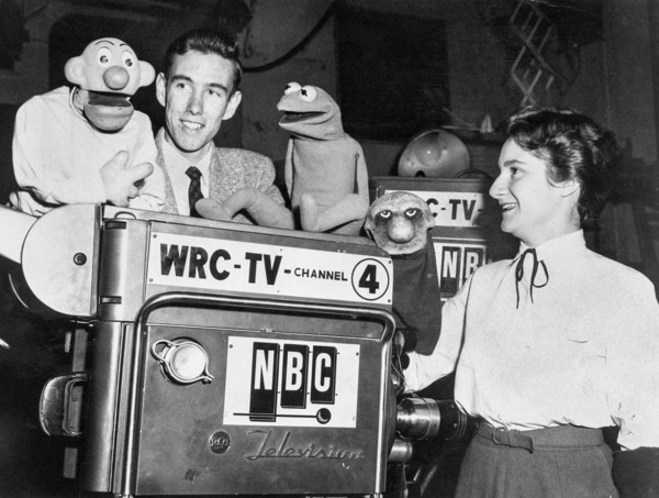 Jim Henson and Jane Nebel with the cast of their television show, “Sam and Friends.” 