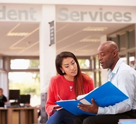 Student meeting with a VetSuccess on Campus counselor