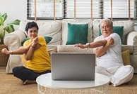 Veterans strengthening their muscles 