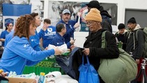 Volunteers helping Veterans