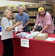 food pantry volunteers