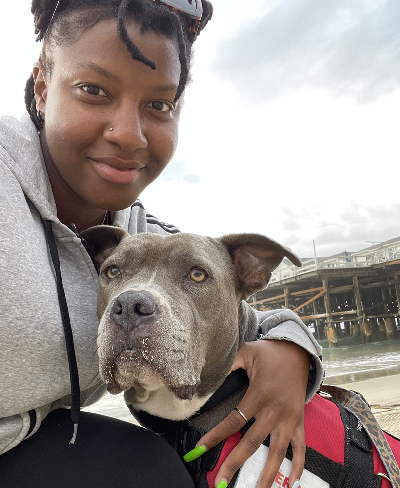 Nikea Reed and her dog