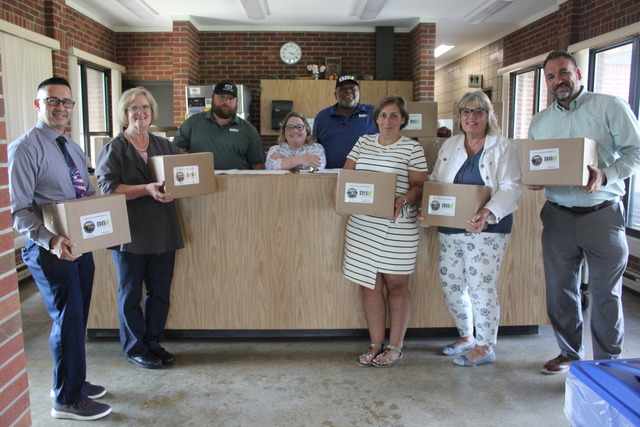 St. Cloud VA and DAV staff hand out boxes of food