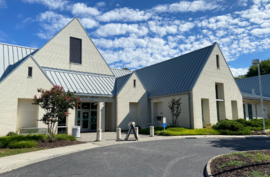An exterior image of Chesterfield's LaPrade Library
