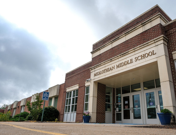 An exterior image of the front of Midlothian Middle School