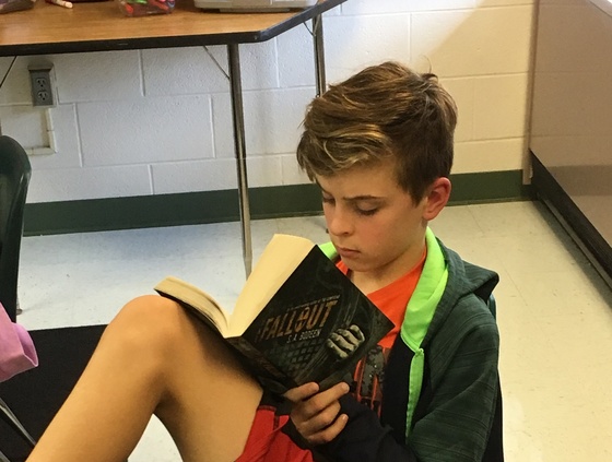 photo of student reading
