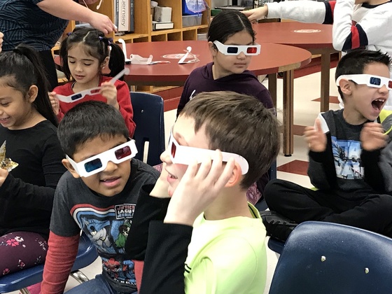 Students using 3D glasses