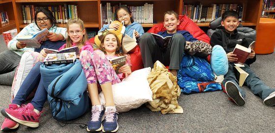 students participating in extreme reading