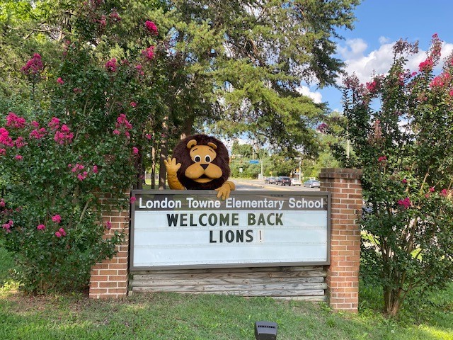 Leo Welcome Back Picture