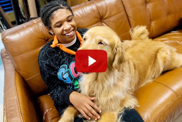 Key Center student and therapy dog