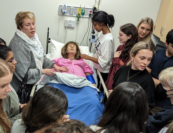 Students visit simulation lab at NOVA MEC