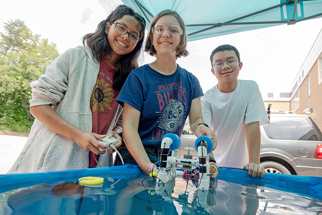 students show their project