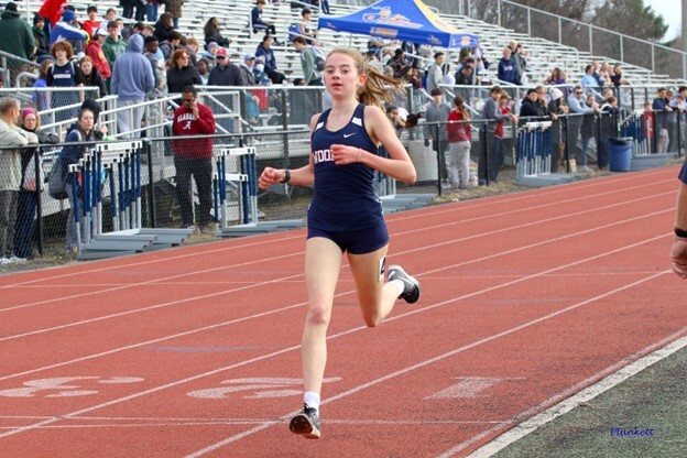 Freshmen Hadley Vanek qualifies for Regionals