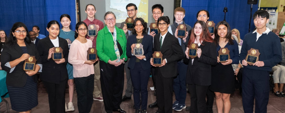 FCPS Science and Engineering Fair Winners with Superintendent Dr. Reid