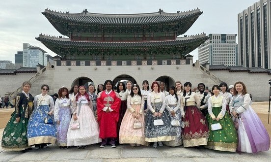 Chantilly Academy Korean Program students standing in front of pagoda