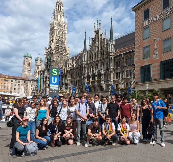 TJ German Students Reunite with the German Exchange students in Munich