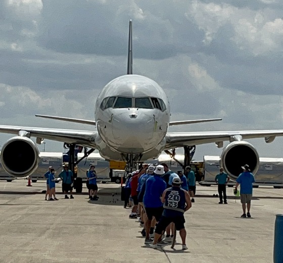 staff plane pull