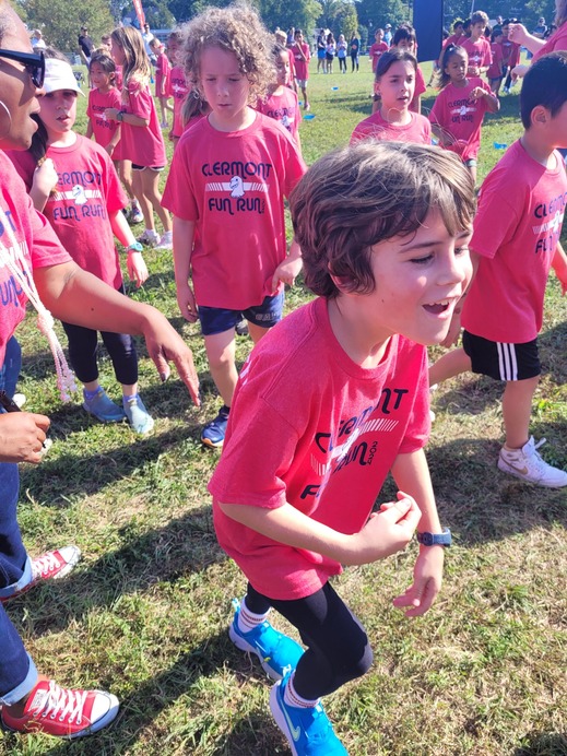 Students run at the Boosterthon Fun Run!