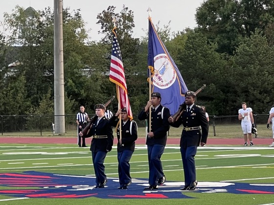 JROTC presenting the flags