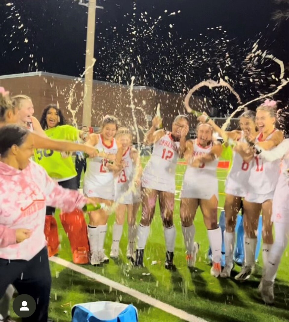 Field Hockey team celebrates win