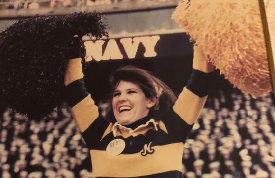 cheerleader cheering