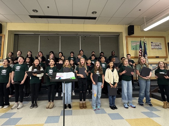 Image of Franklin Sherman Choir singing during their winter concert.