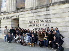 Art students standing outside the Smithsonian American Art Museum 