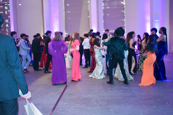 TJ students dancing at prom