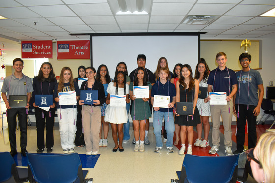 The military and memorial scholarship honorees pose for group photo