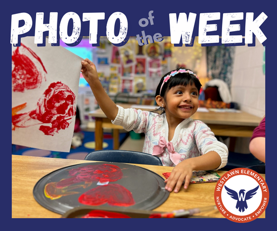 Photo of the Week: a student pulls a print from a pizza pan