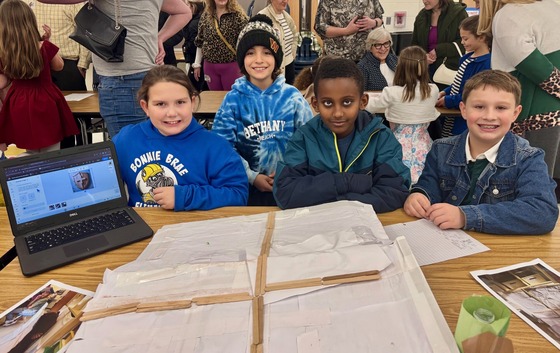 students presenting prjoect