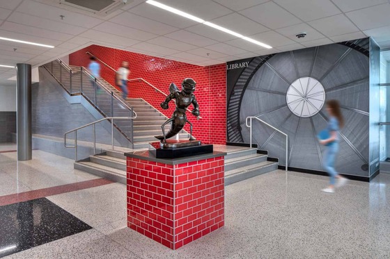 Herndon Hornet at Door 1