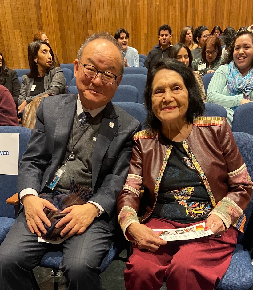 Ilryong Moon and Dolores Huerta pose for a picture together