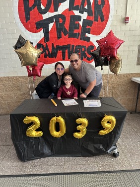 Future Kindergartener signing up for Kindergarten