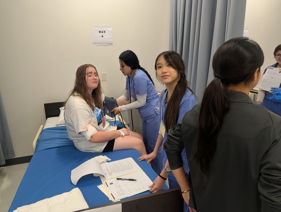 Nursing students help accident victims
