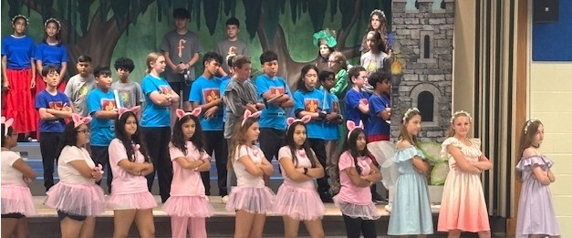 chorus students performing