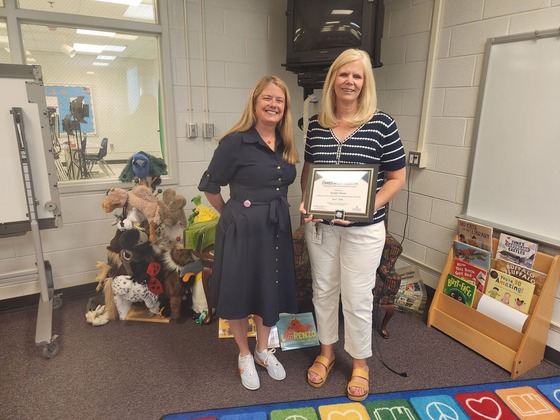 Kendra Trainer and her award