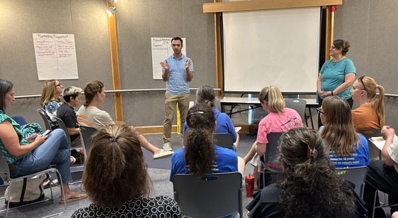 Tom Dannan and Sandy Anderson speaking at a PTA/PTO Roundtable 