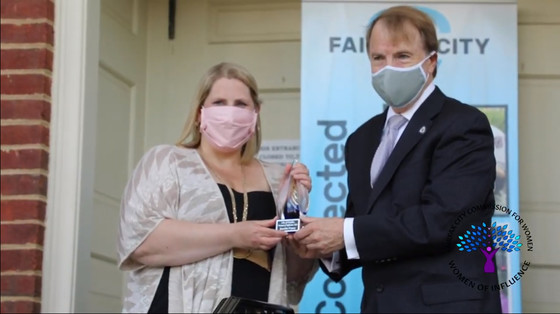 Jennifer Passey Receiving Women of Influence Award