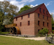 Image of the outside of the Colvin Run Mill